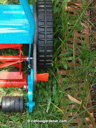 Not so good at trimming the edge - the blades are within the housing, and the wheel on the outside widen the gap. I don't blame this mower, though - all of them have this issue.